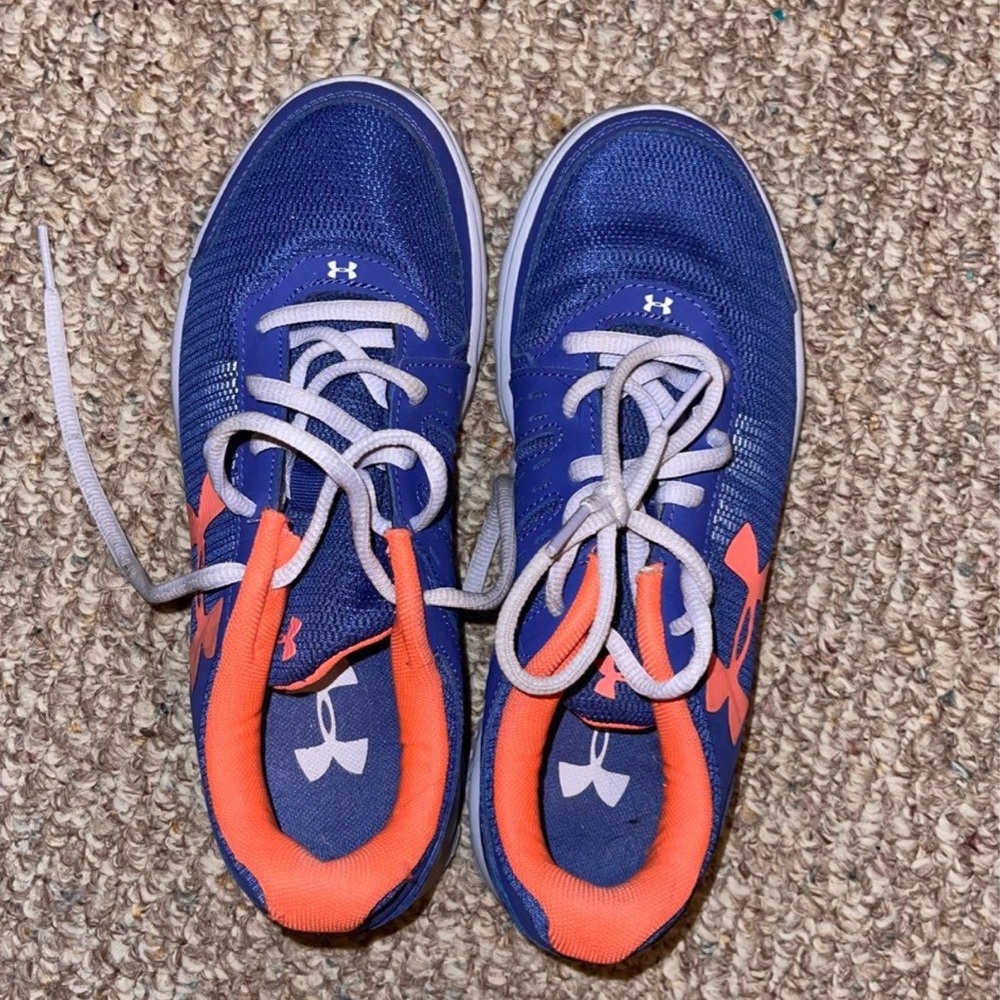 Under armor youth tennis shoes